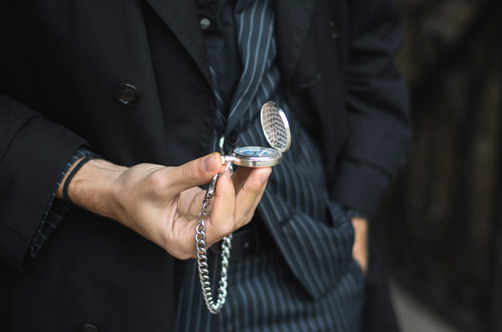 Homme en costume avec montre