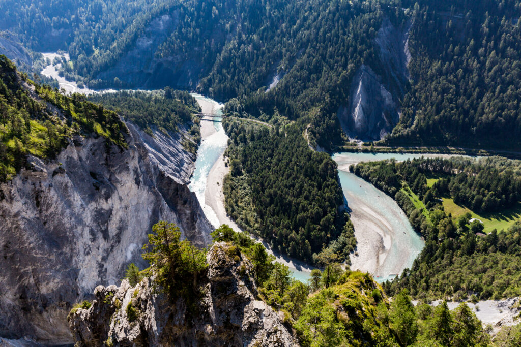 Vue sur les Gorges du Rhin dans les Grisons