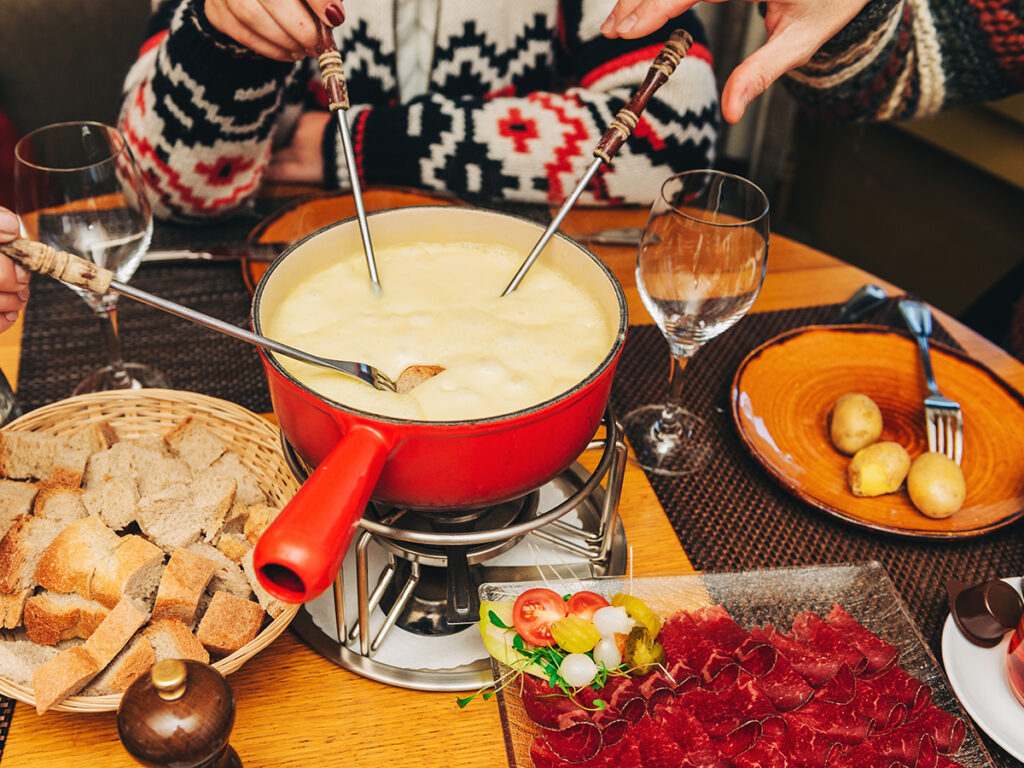 Fondue in un ristorante svizzero