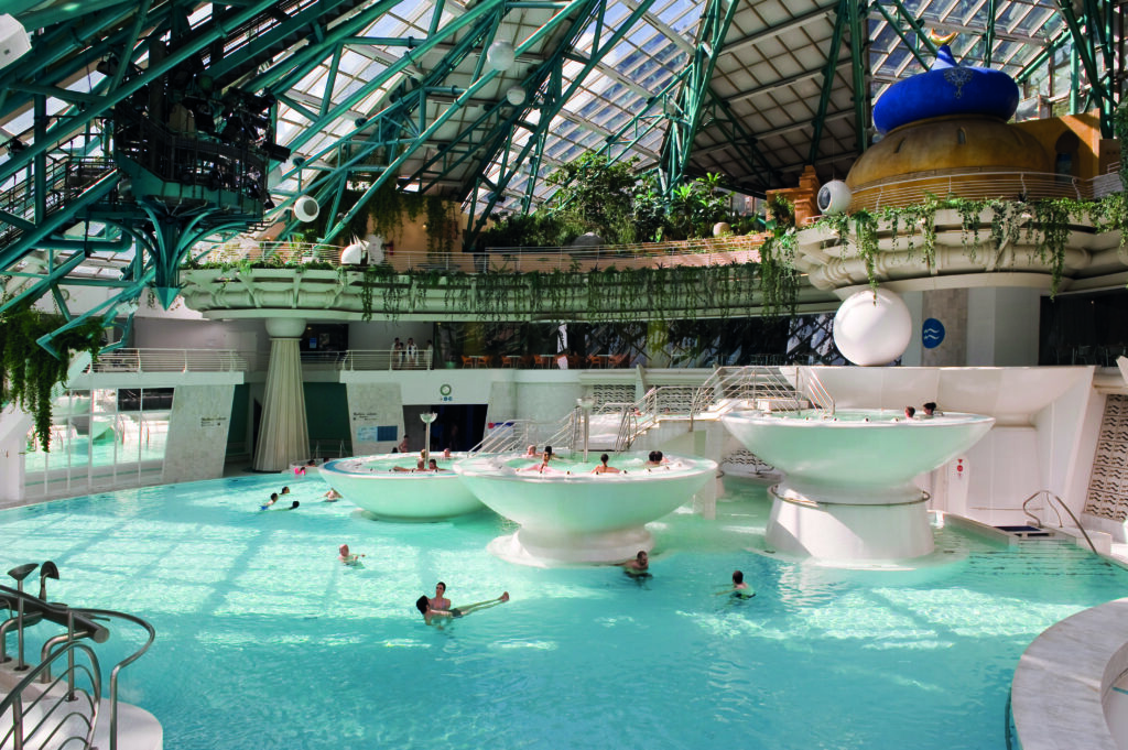 Laguna interior del Spa Balneario Caldea