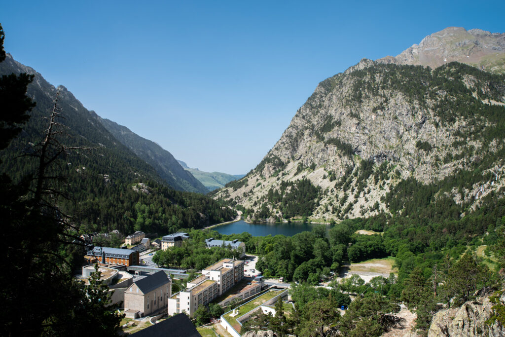 Vista del lago y valle de Panticosa, Huesca