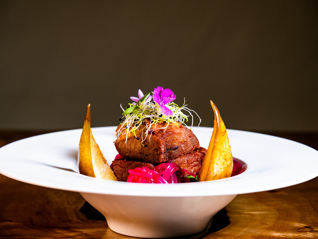 Un delicioso plato de alta cocina