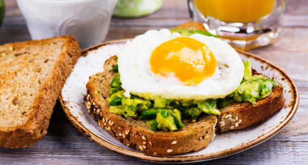 Comment le toast à l’avocat est devenu la star des brunchs ?