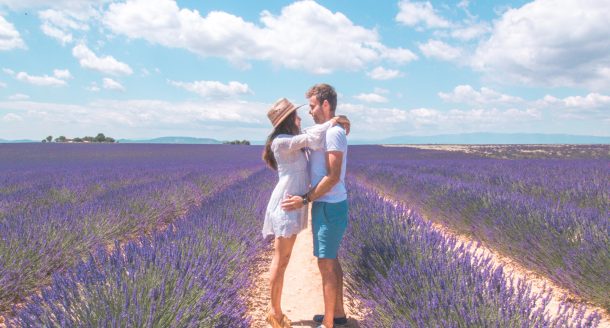 Vol en montgolfière & champs de lavande : une belle vidéo des Amoureux du Monde