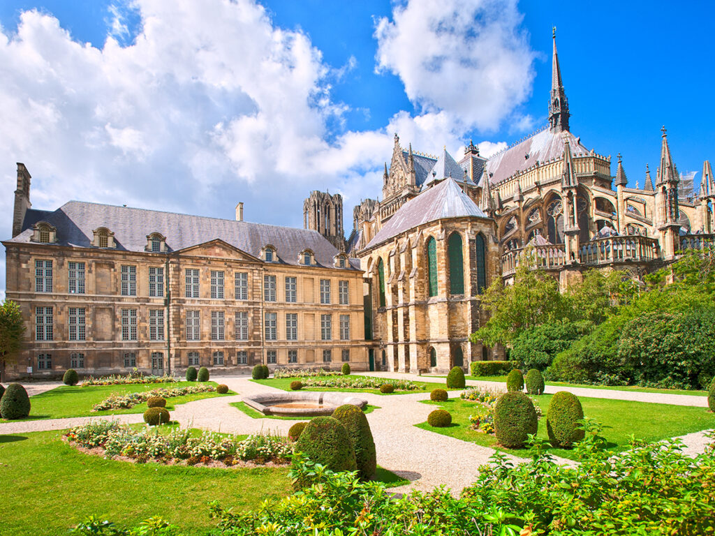 Vue sur la cathédrale de Reims