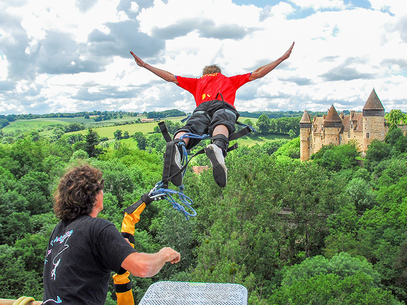 Saut à l'élastique dans le Cher