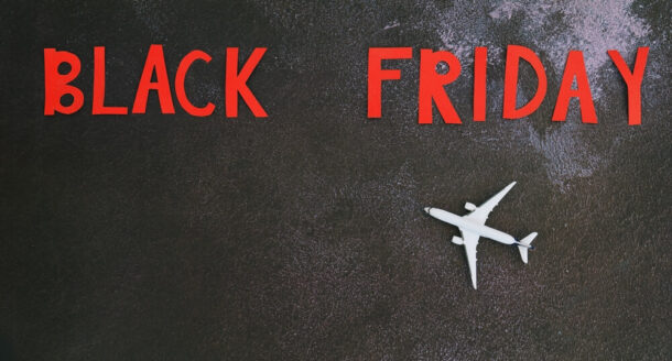“Sì, viaggiare”…e risparmiare! ✈️ Come prenotare un viaggio con il Black Friday