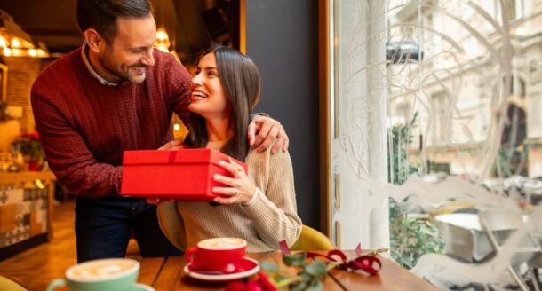 Regali di San Valentino last minute e sotto budget: salva la giornata senza svuotare il portafoglio💸